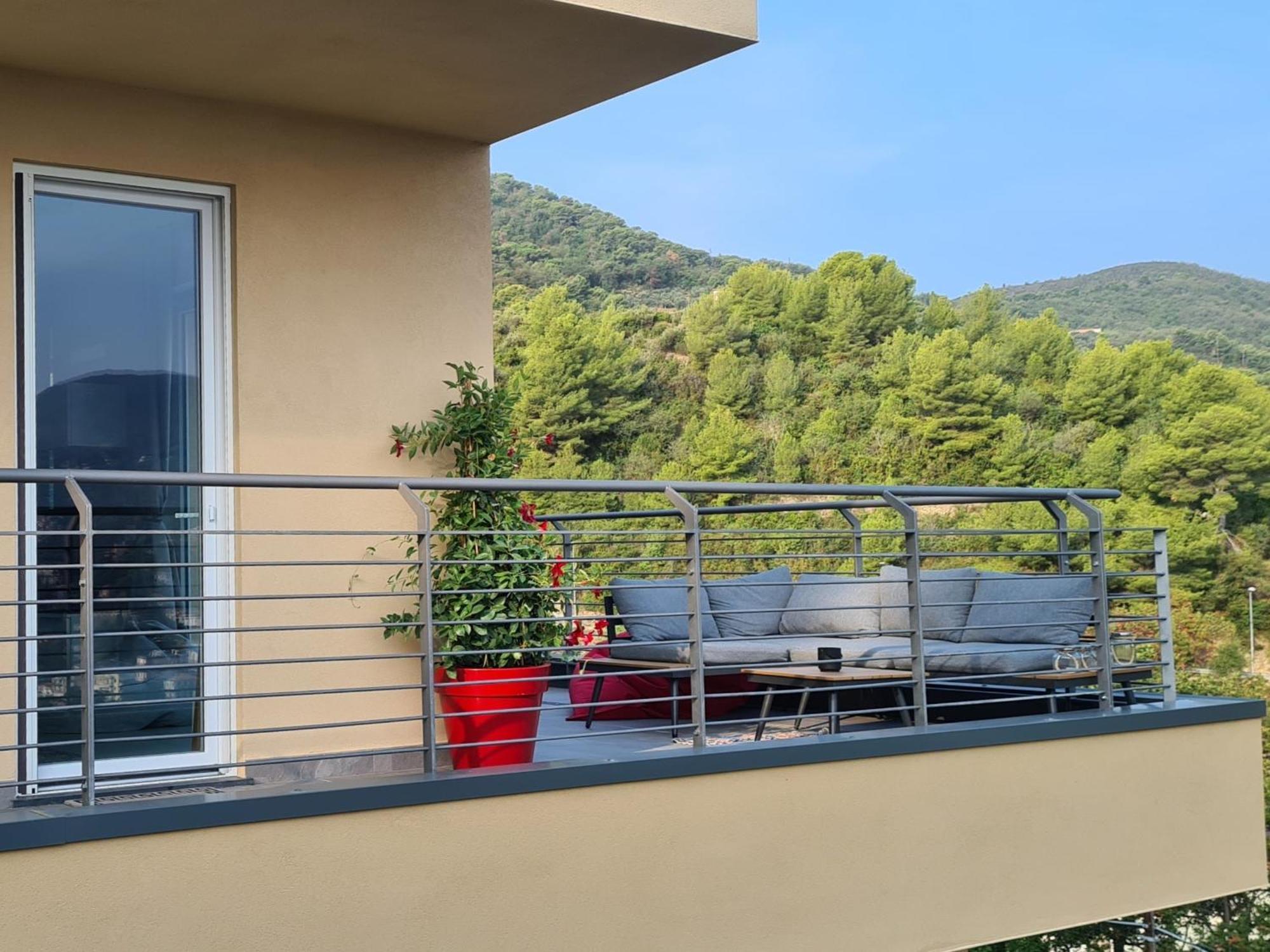 Luce Di Mare - Design Apartment With Sea View In Alassio Exterior photo